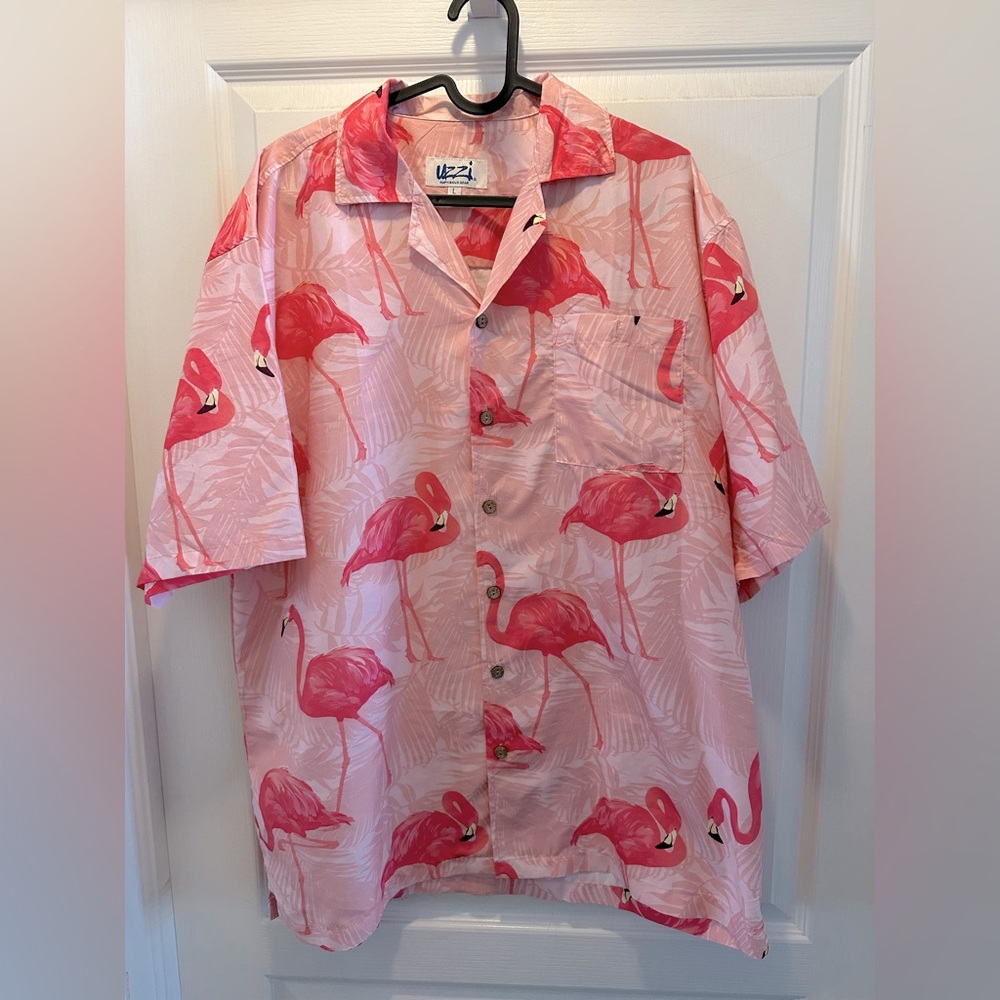 Men’s flamingo tropical button down shirt. Size large.